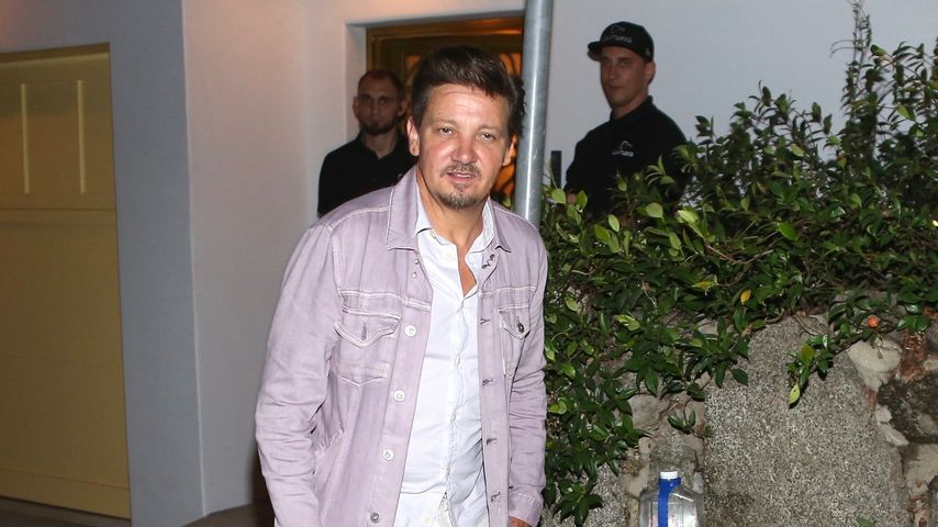 Nach Unfall: Jeremy Renner ist wieder Schneepflug gefahren