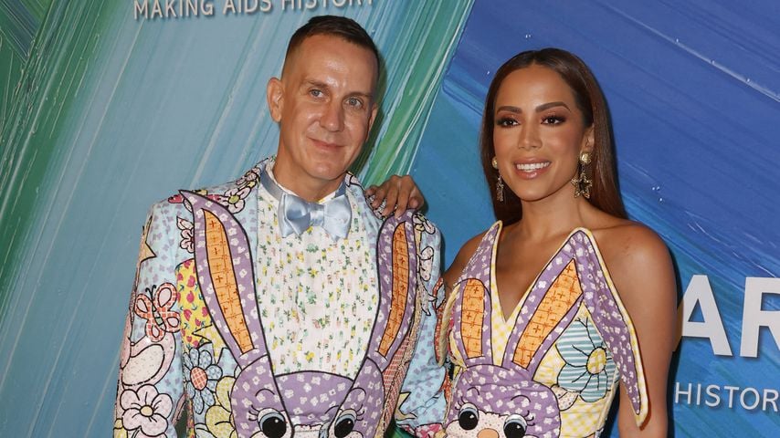 Schräge Looks bei amfAR-Gala: Sängerin Anitta in Hasen-Style