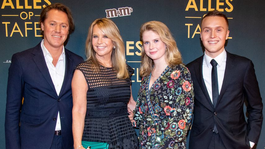 Selten: Linda de Mol ist mit ganzer Familie auf Red Carpet