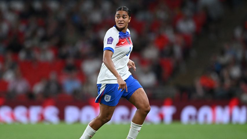 Jess Carter, Fußballspielerin