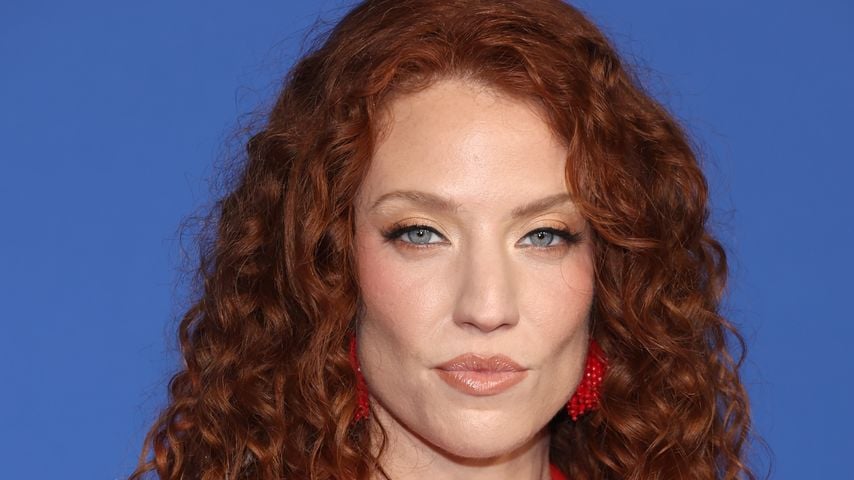 Jess Glynne kritisiert die Nutzung des Jet2Holiday-Sounds