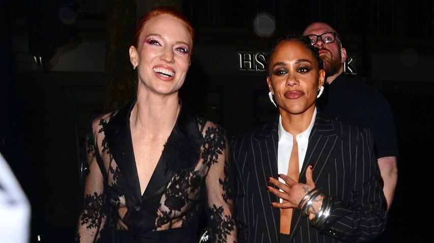 Jess Glynne ist stolz auf Alex Scott bei Preisverleihung