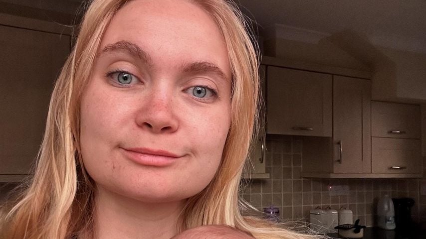 Jess Smith mit ihrem Kind im August 2025