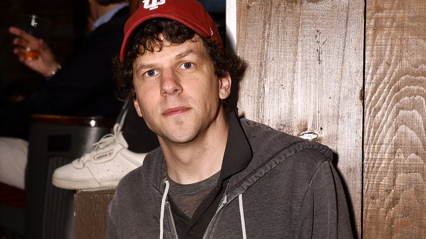 Jesse Eisenberg bei The 24 Hour Musicals 2025 im Lynn F. Angelson Theater in New York City
