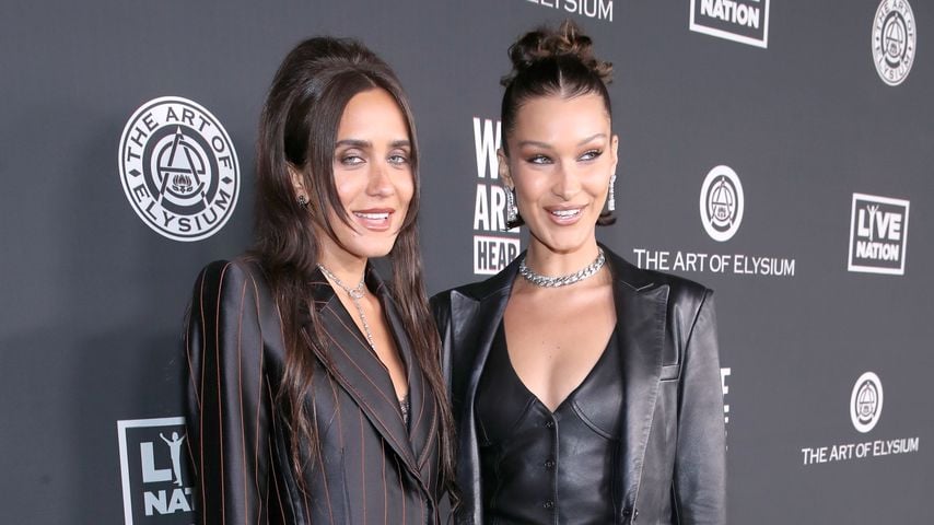 Jesse Jo Stark and Bella Hadid