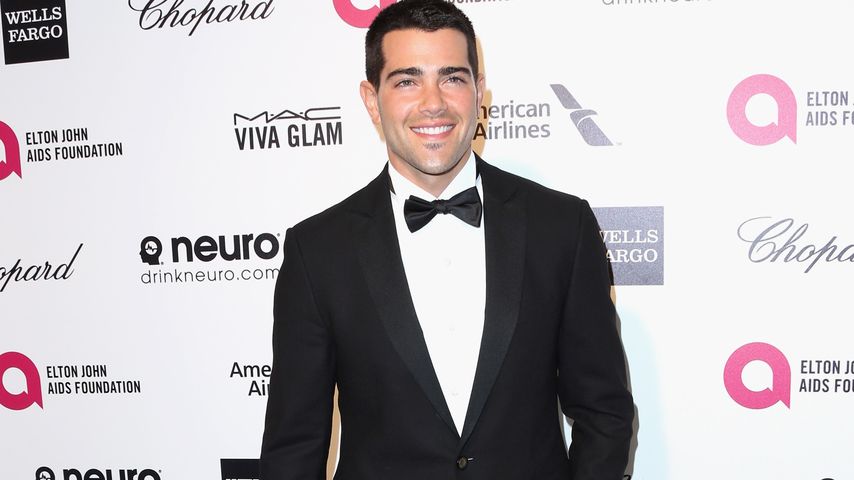 Bling! Jesse Metcalfes Verlobte zeigt 5,5-Karat-Klunker