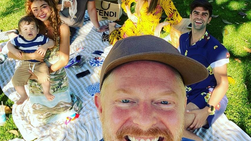 Jesse Tyler Ferguson mit seiner Familie und Freunden im Juni 2021