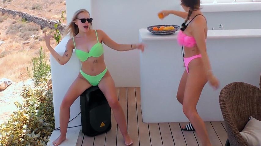 Jessi Accit und Elli Loretta bei "Temptation Island"