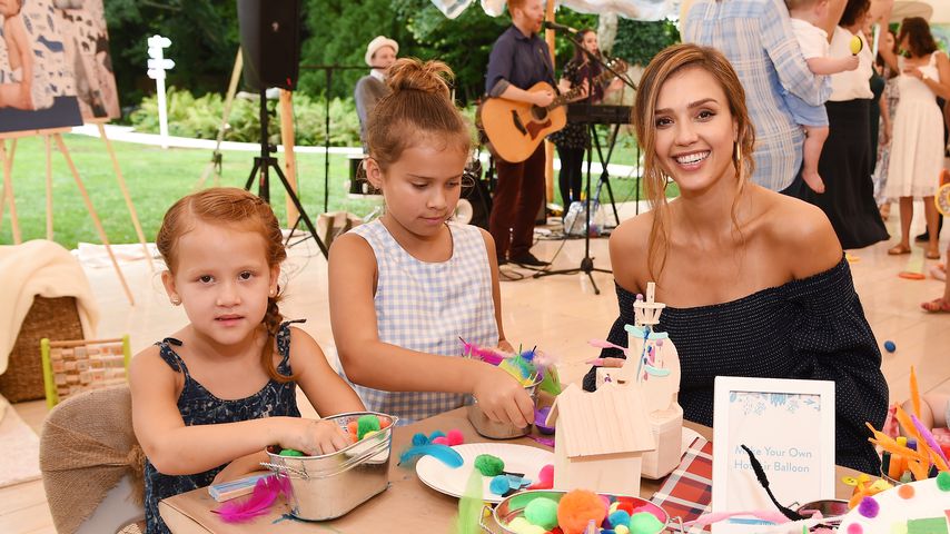 Kindergeburtstag! So groß sind Jessica Albas Töchter