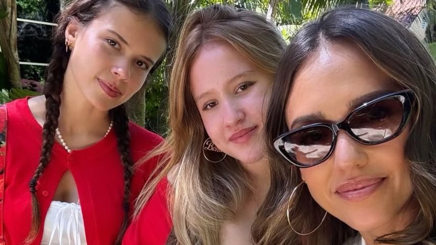 Jessica Alba teilt liebevolle Sommermomente mit den Kindern