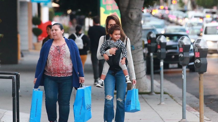 Jessica Alba mit ihrem Sohn Hayes in West Hollywood