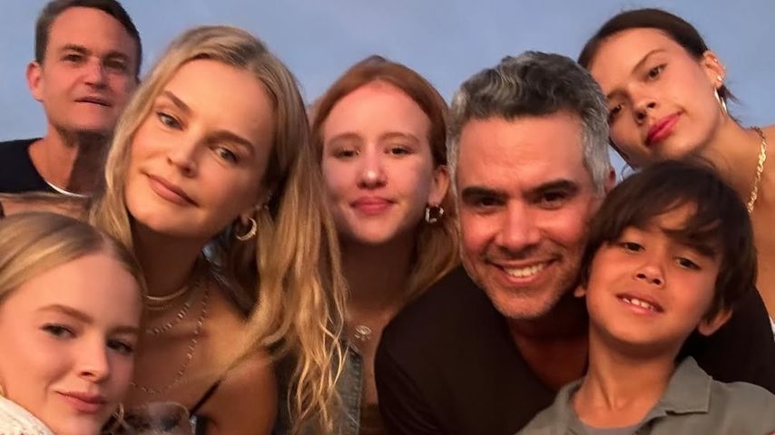 Jessica Alba mit Familie und Freunden, Mexiko, 2024