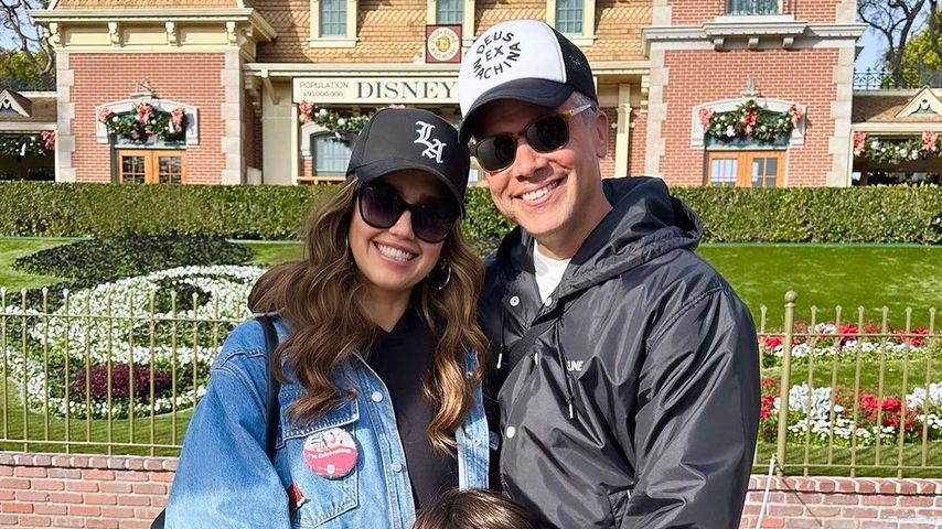 Jessica Alba, Schauspielerin, mit ihrer Familie