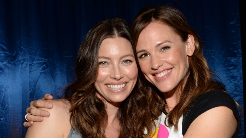 Promi-BFFs: Tröstet Jessica Biel hier Jennifer Garner?