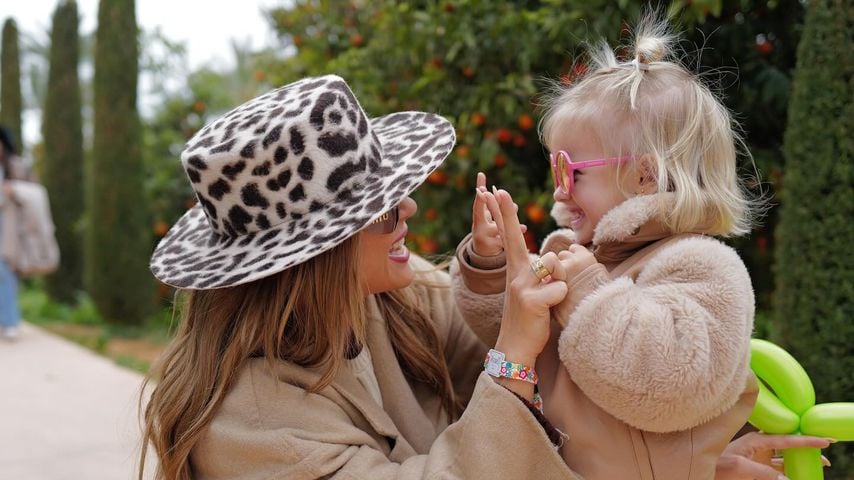 Jessica Haller und ihre Tochter Hailey-Su