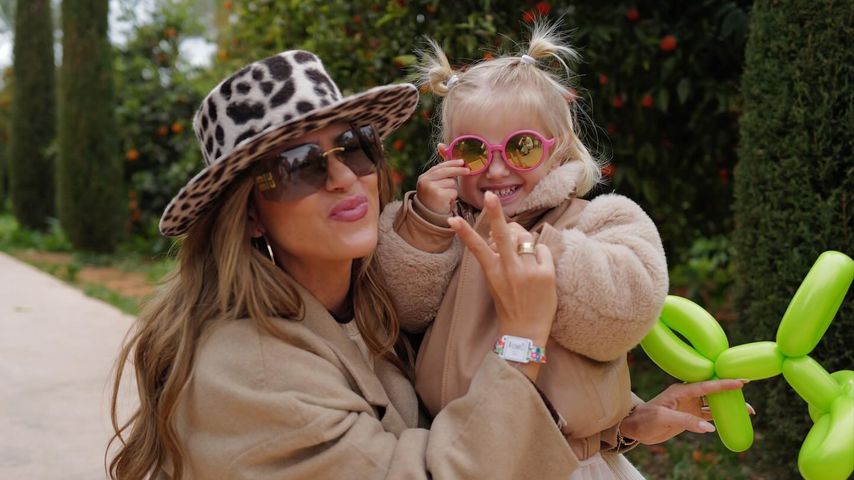 Süß! Jessica Haller rockt Partnerlook mit Tochter Hailey-Su