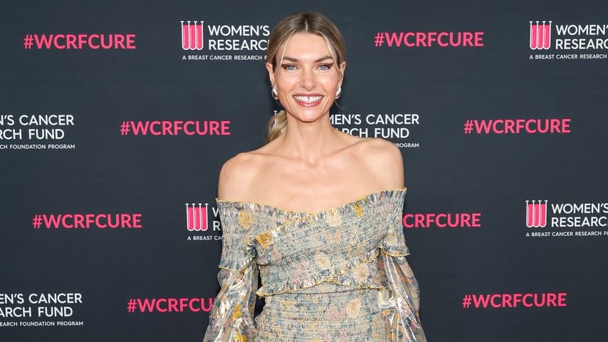 Jessica Hart bei der Benefizgala "An Unforgettable Evening" in Beverly Hills