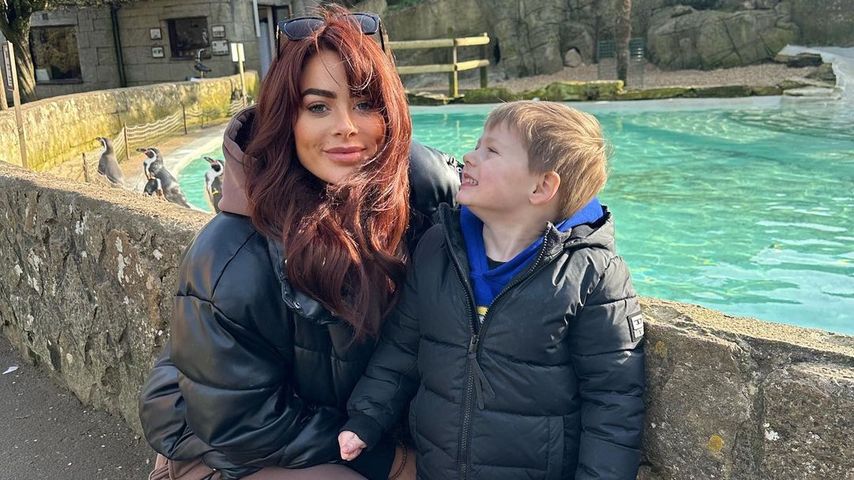 Jessica Hayes und ihr Sohn im Februar 2023