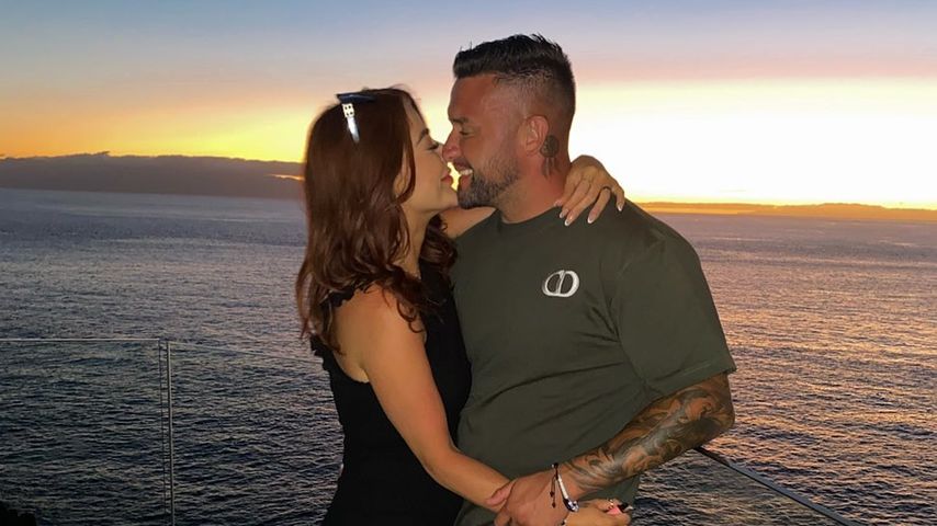 Jessica Hayes mit ihrem Verlobten Zeb