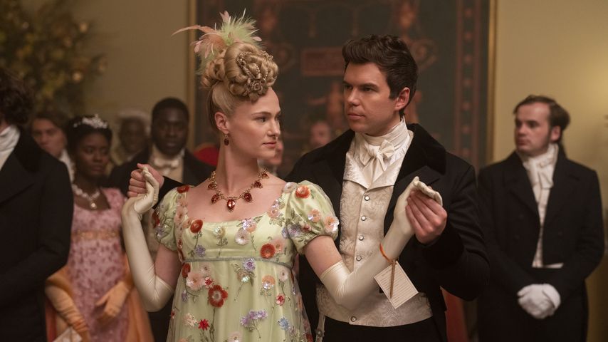 Jessica Madsen und Luke Newton in "Bridgerton"