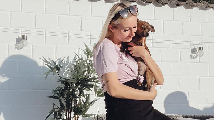 Jessica Schröder mit ihrem Hund