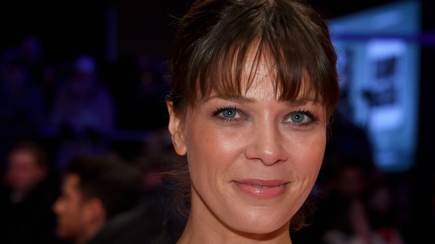 Jessica Schwarz in weiß: Dekolleté-Drama?
