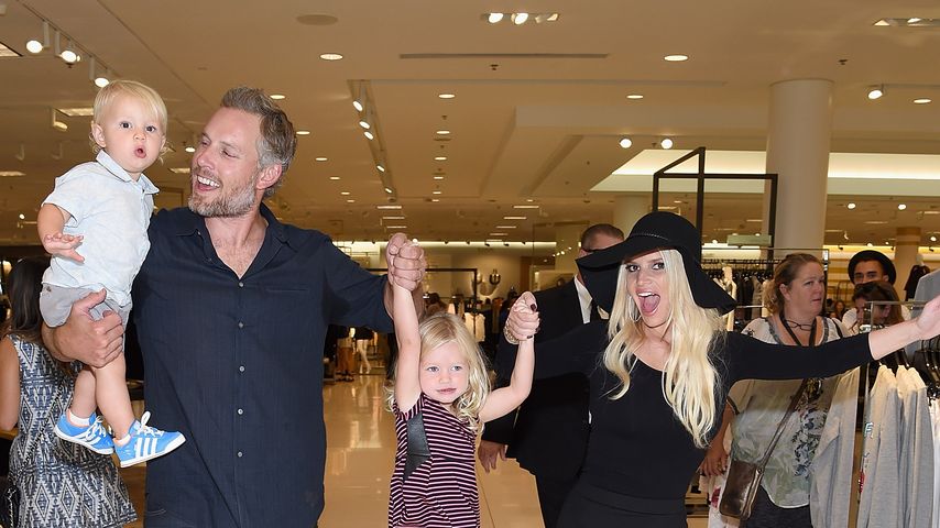 Zuckersüß! Eric Johnson trägt Maxwell auf Händen