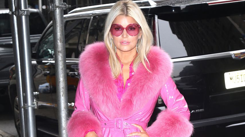In knalligen Looks: Jessica Simpson auf "Open Book"-Tour