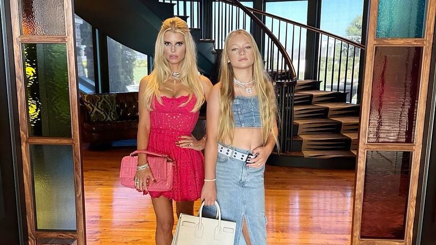 Kritik: Jessica Simpson lässt Tochter (11) Crop Top tragen