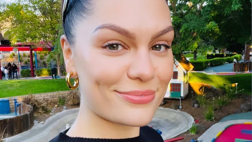 Kurz nach Geburt: Jessie J sortiert schon Babykleidung aus