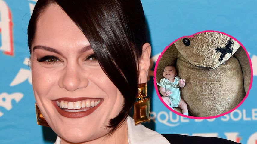 Jessie J teilt süßes Babybild: Erkennt ihr den XXL-Teddy?