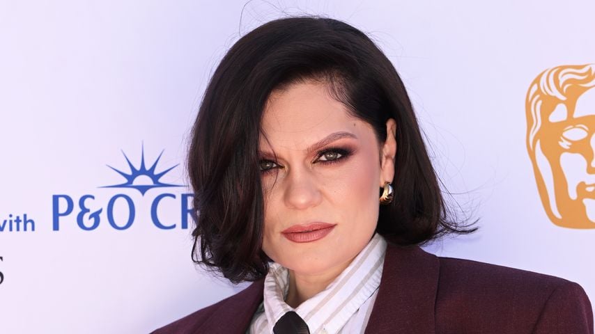 Flüssigkeit in der Lunge: Krebskranke Jessie J ist in Klinik