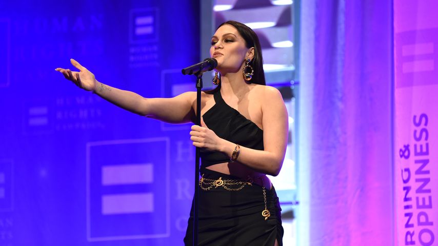 "Schlimmster Gig": Sängerin Jessie J ist von Bühne gestürzt!