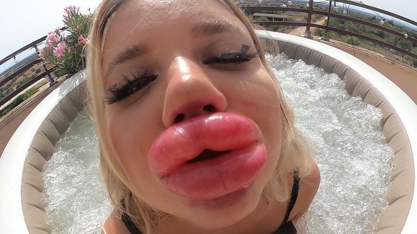 Trotz Hate: Netz-Star Jessy Bunny ist happy mit XXXL-Lippen