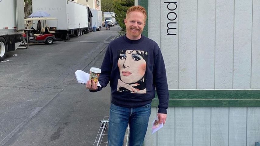 Jessy Tyler am Set von "Modern Family"