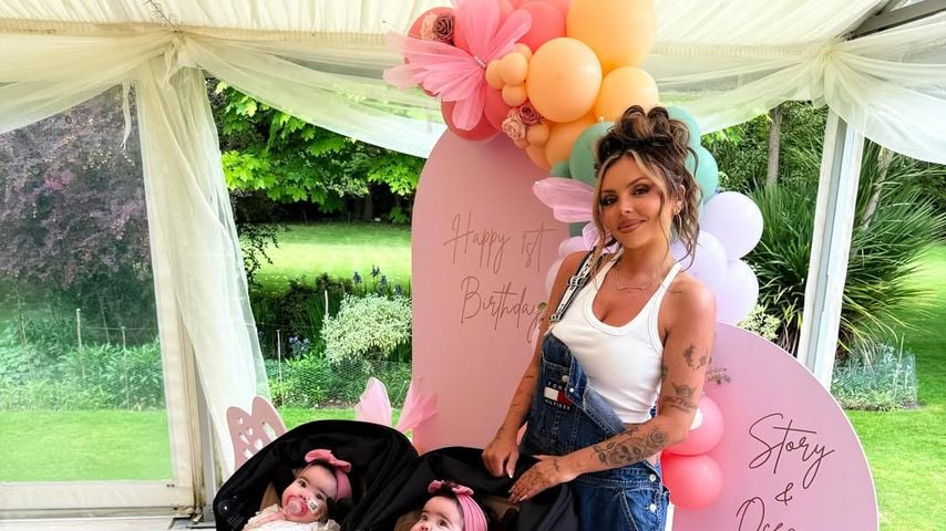 Jesy Nelson zeigt ihre Zwillinge ohne Ernährungssonden