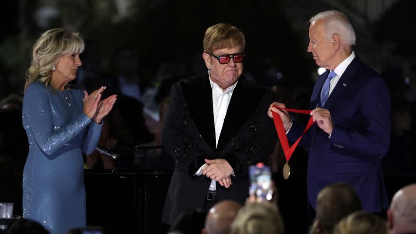 Überraschung im Weißen Haus: Elton John zu Tränen gerührt
