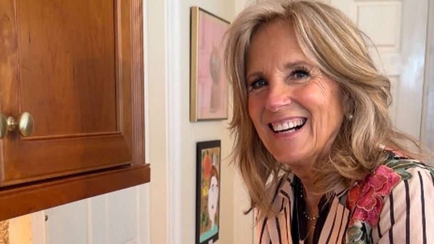 Jill Biden mit Blumenstrauß