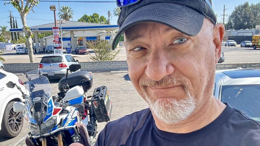 Jim Hanks, Schauspieler und jüngerer Bruder von Tom Hanks