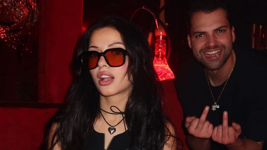 Jimi Blue Ochsenknecht und Streamerin Emily in einer Bar in Mailand, 2024