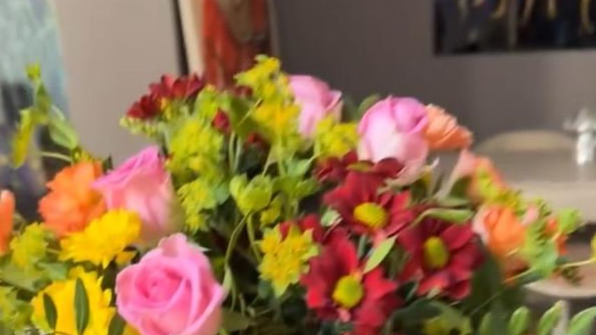 Jimi Blue Ochsenknechts Blumenstrauß für seine Mutter Natascha Ochsenknecht