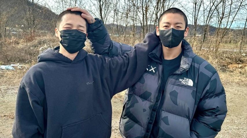 Kaum erkannt: Erste Fotos von Jimin und Jungkook bei Armee!
