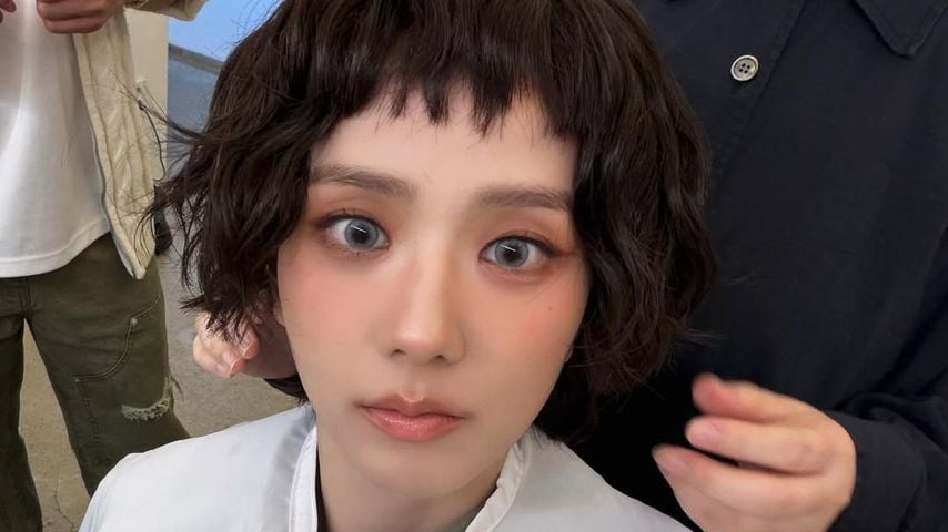 Jisoo präsentiert ihren neuen Haarschnitt