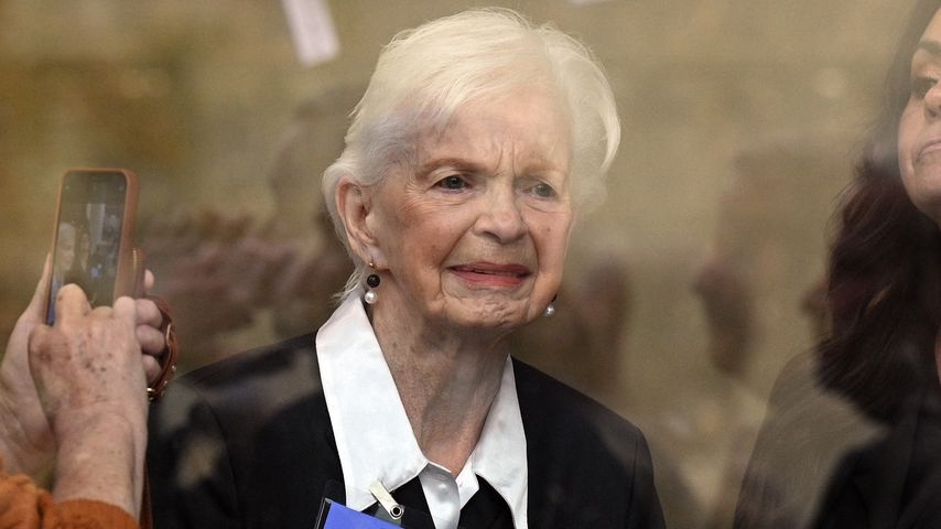 Joan VanderMolen, Schwester von Kitty Menendez