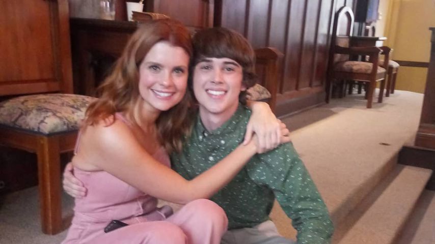 Die Schauspieler Joanna García und Logan Allen