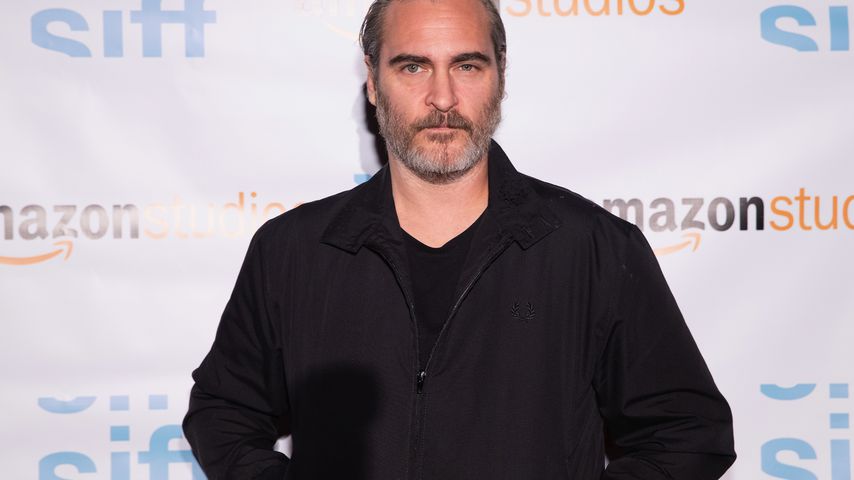 Neu-Papa Joaquin Phoenix erstmals mit seinem Baby gesichtet