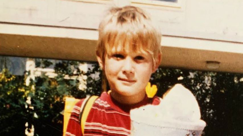 Nanu! Welcher Promi steckt hinter diesem Throwback-Foto?