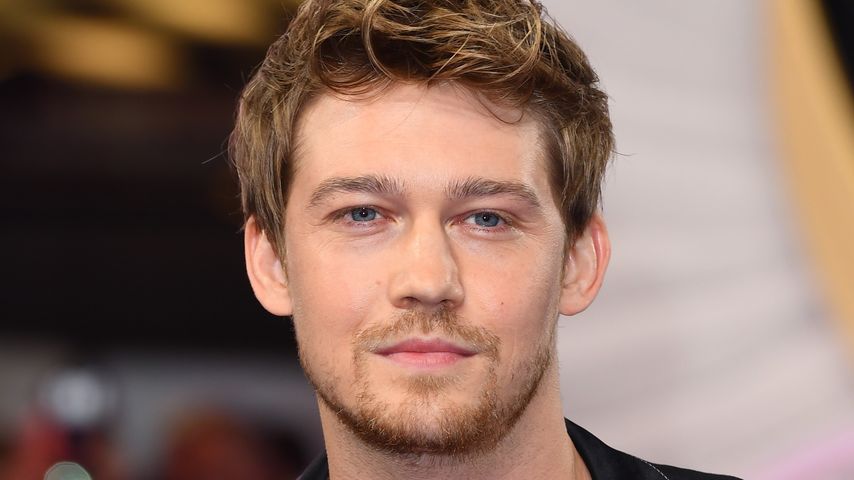 Joe Alwyn, 2022