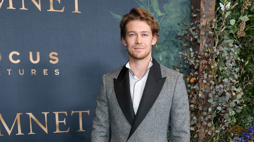 Joe Alwyn und Co. begeistern bei der Premiere von "Hamnet"