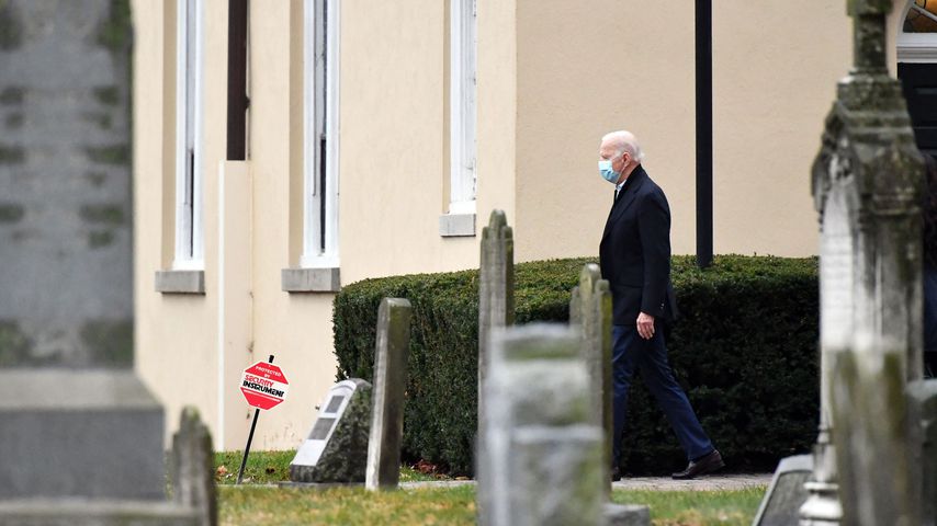 Joe Biden auf dem St. Joseph Friedhof im Dezember 2021